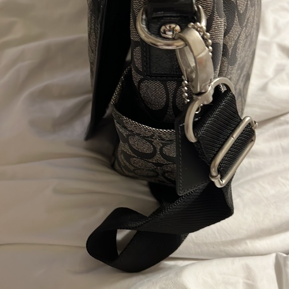 Multi use bag can be shoulder bag , laptop bag etc nwot vintage - Picture 8 of 8